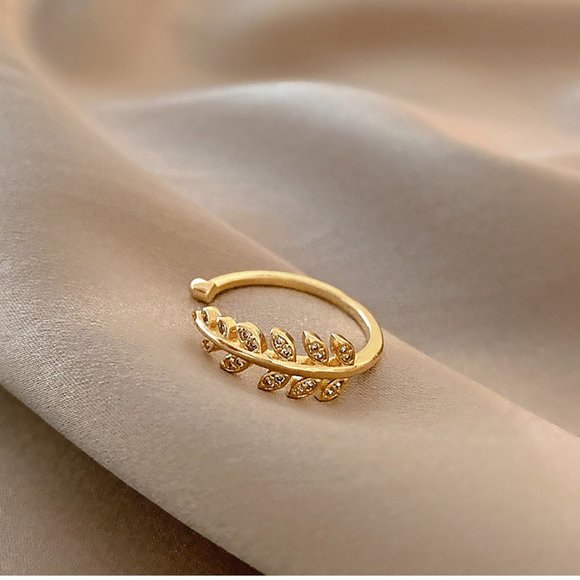 💕Last one Peace Oliver Leaf Golden Ring - Picture 2 of 11